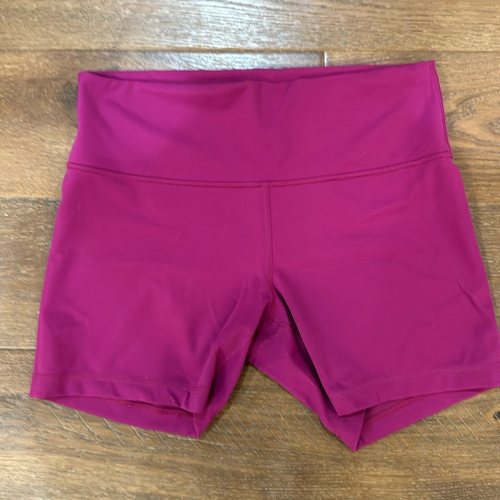 Lululemon Wunder Train High Rise Short